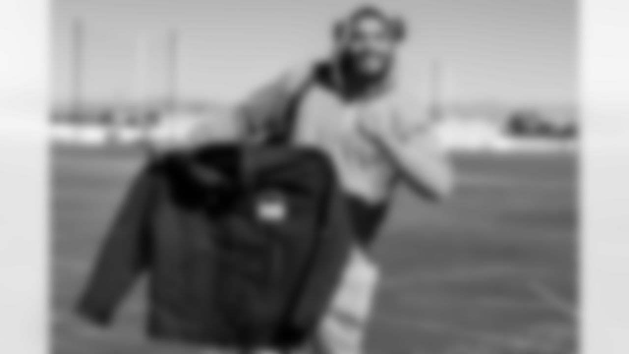 Los Angeles Chargers LB Troy Dye (43) travels to New England on Friday, Jan. 9, 2025 for the Wild Card matchup against the New England Patriots.