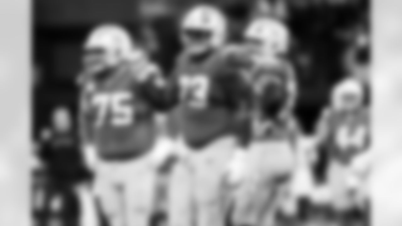 C Bradley Bozeman (75) and G Mekhi Becton (73)