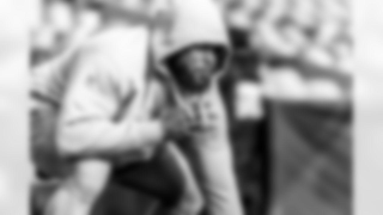 The Los Angeles Chargers play the Denver Broncos on Sunday, December 31, 2023 at Empower Field at Mile High in Denver, CO.
[FINAL SCORE: DEN 16 - LAC 9]