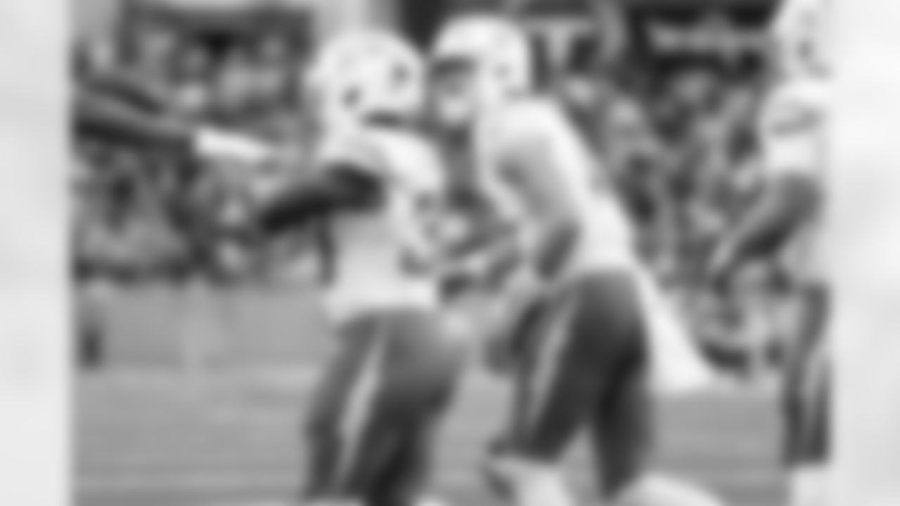 QB Justin Herbert (10)