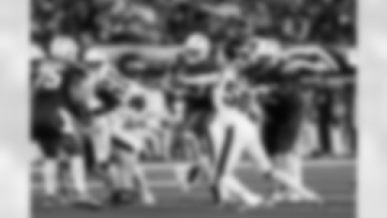 QB Justin Herbert (10)