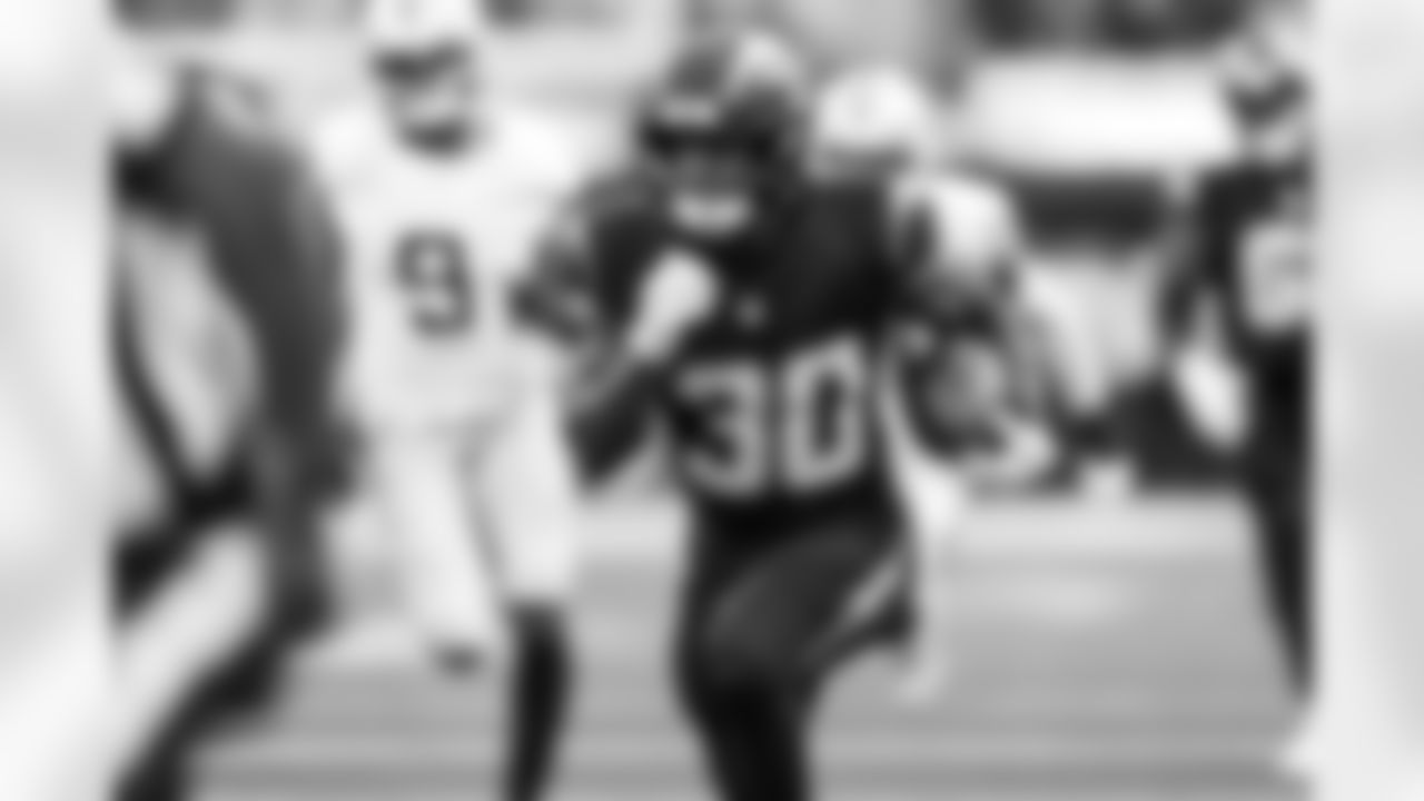 RB Kimani Vidal (30)