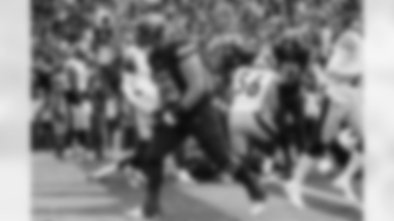 The Los Angeles Chargers signed center Tyler Biadasz.