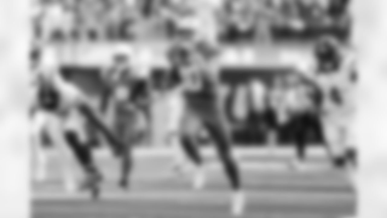 QB Justin Herbert (10)