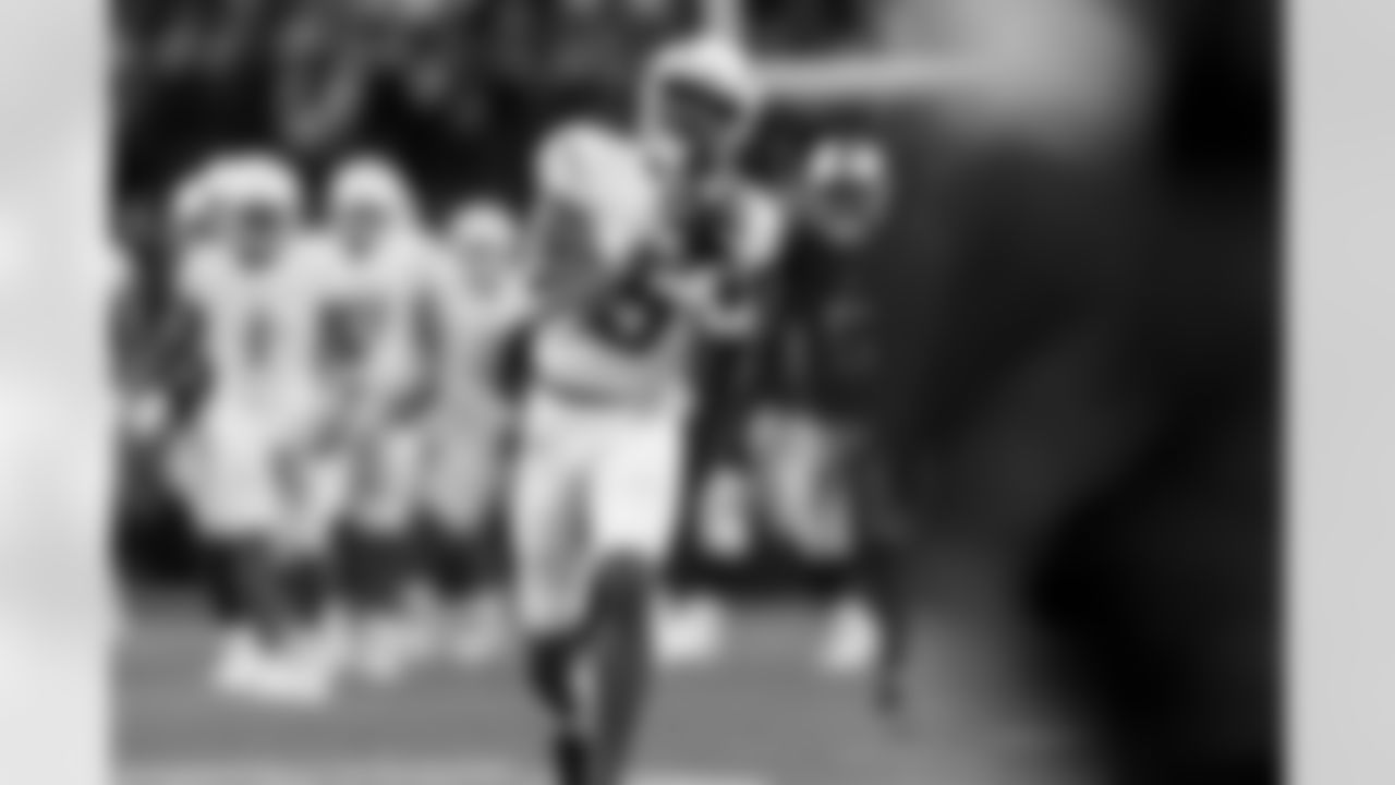 The Los Angeles Chargers play the Las Vegas Raiders on Thursday, December 14, 2023 at Allegiant Stadium in Las Vegas, NV.
[FINAL SCORE: LV 63 - LAC 21]