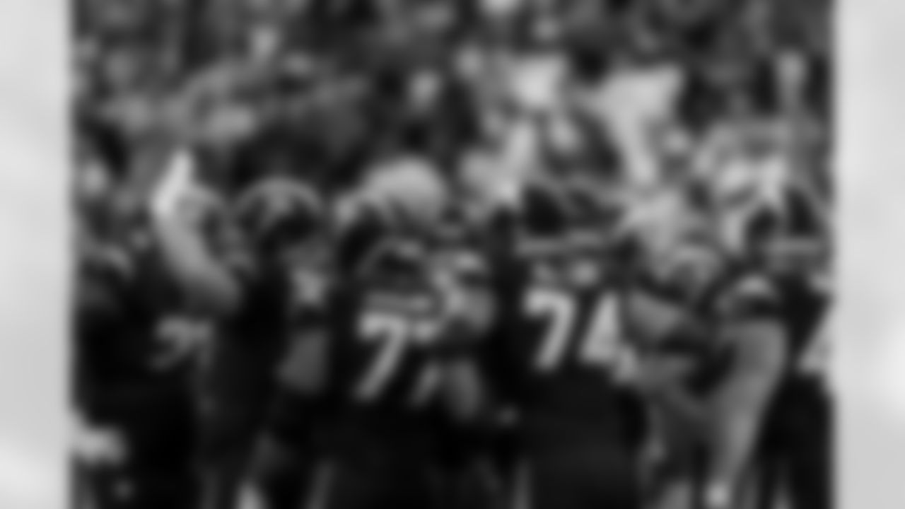 Check out the best shots from the Chargers Week 17 matchup against the Texans!