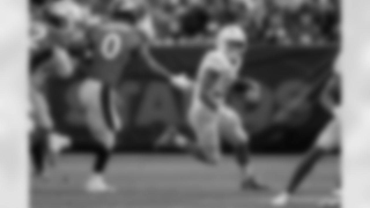 The Los Angeles Chargers play the Denver Broncos on Sunday, December 31, 2023 at Empower Field at Mile High in Denver, CO.
[FINAL SCORE: DEN 16 - LAC 9]