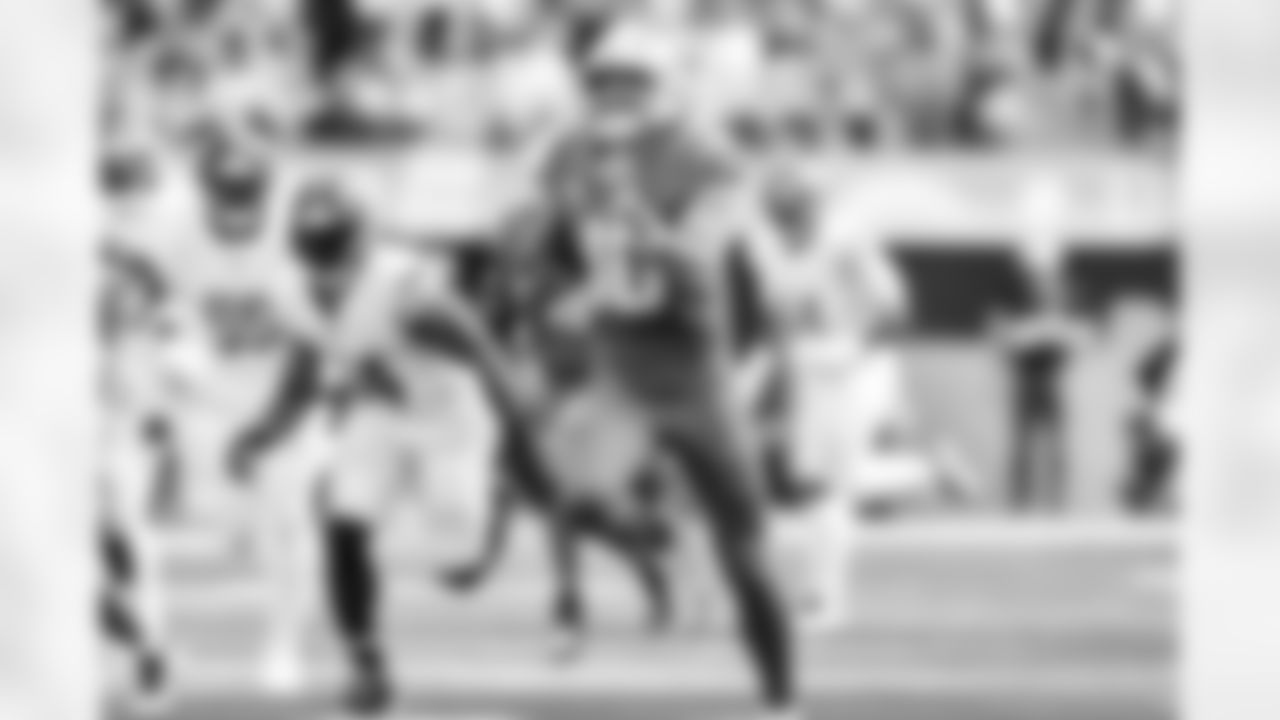 QB Justin Herbert (10)