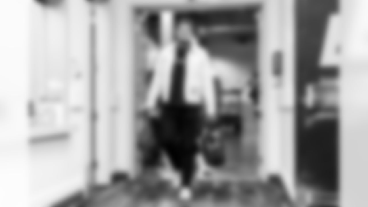 OL Foster Sarell (67)