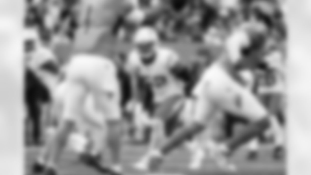 Check out the best shots from the Chargers Week 9 matchup against the Titans!