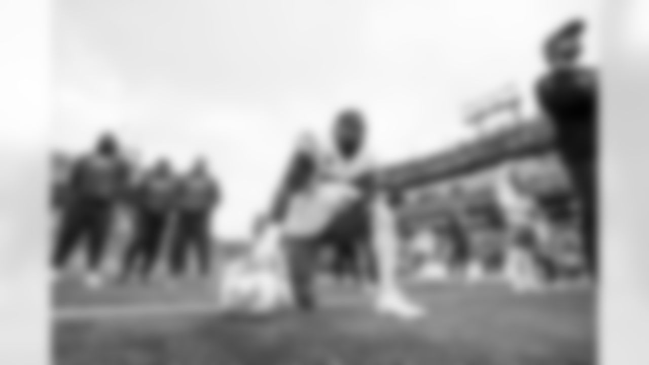 OLB Khalil Mack (52)