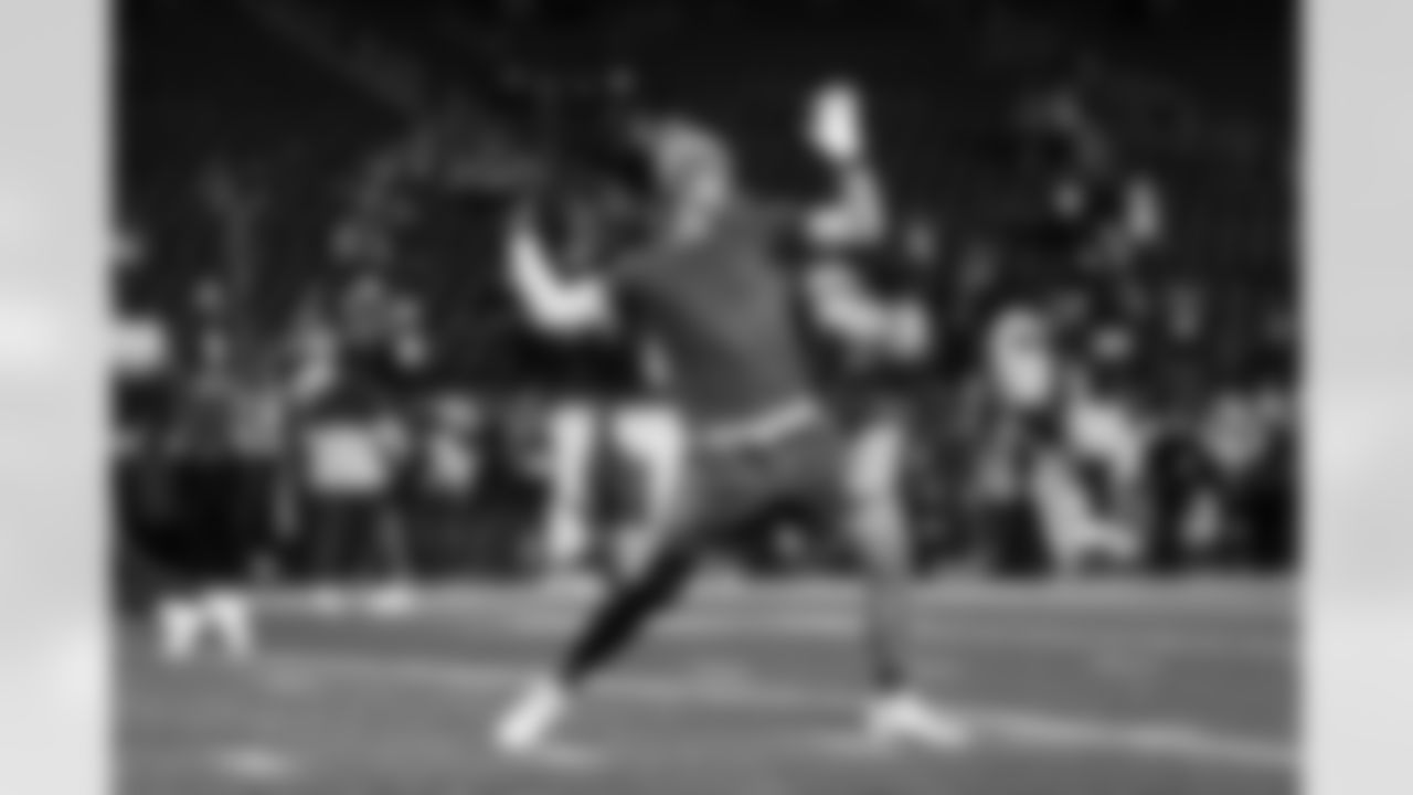 QB Justin Herbert (10)