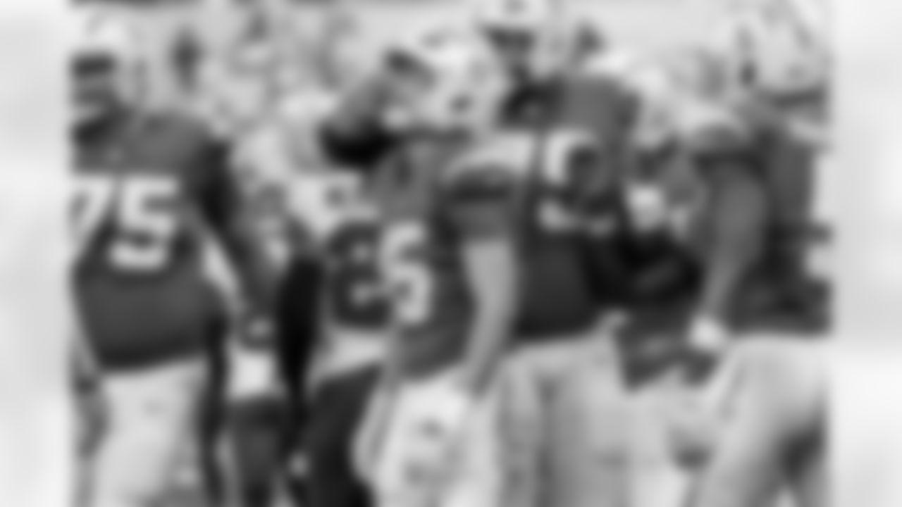 The Los Angeles Chargers play the Tampa Bay Buccaneers on Sunday, December 15, 2024 at SoFi Stadium in Inglewood, CA.
[FINAL SCORE: TB 40 - LAC 17]