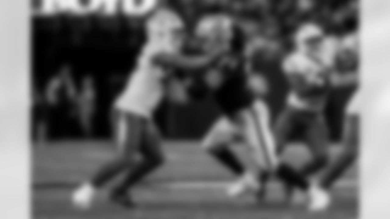 Chargers OLB Tuli Tuipulotu (#45) in action during their Pro Bowl season.