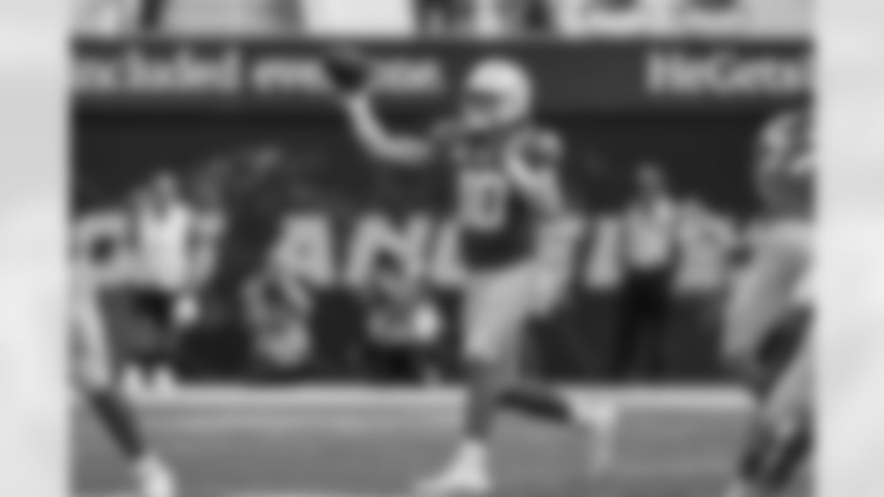 The Los Angeles Chargers play the Las Vegas Raiders on Sunday, September 8, 2024 at SoFi Stadium in Inglewood, CA.
[FINAL SCORE: LAC 22 - LV 10]