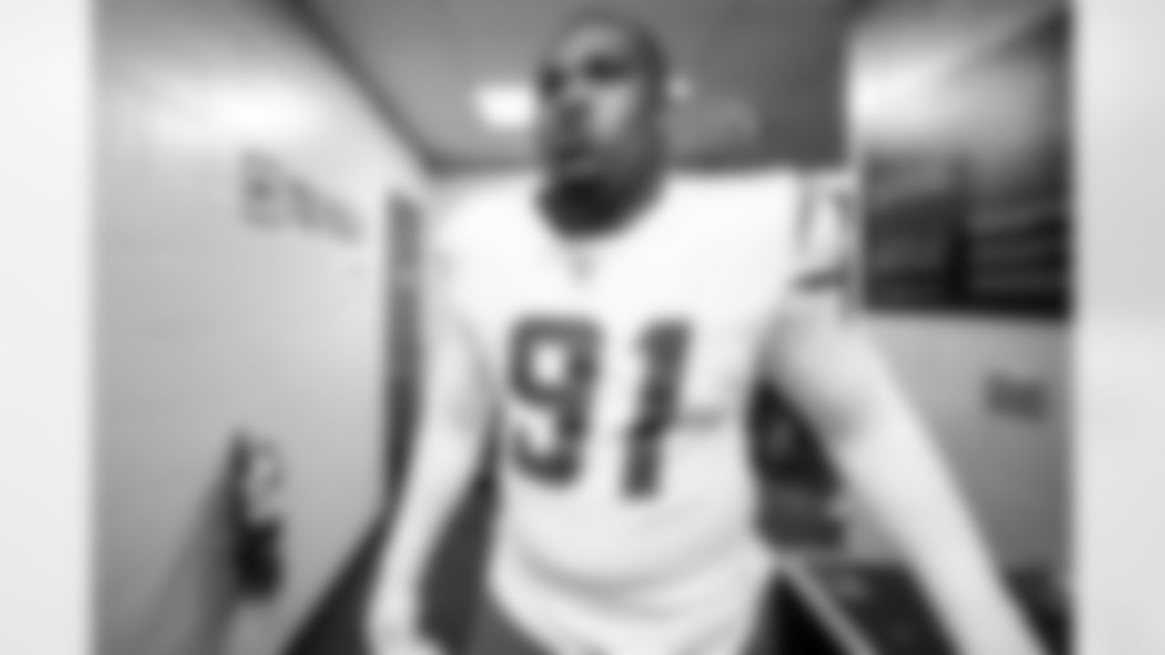 DL Da'Shawn Hand (91)