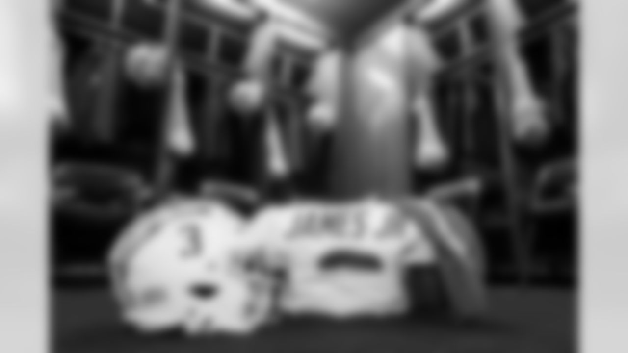 Check out the best shots from the Chargers Week 9 matchup against the Titans!