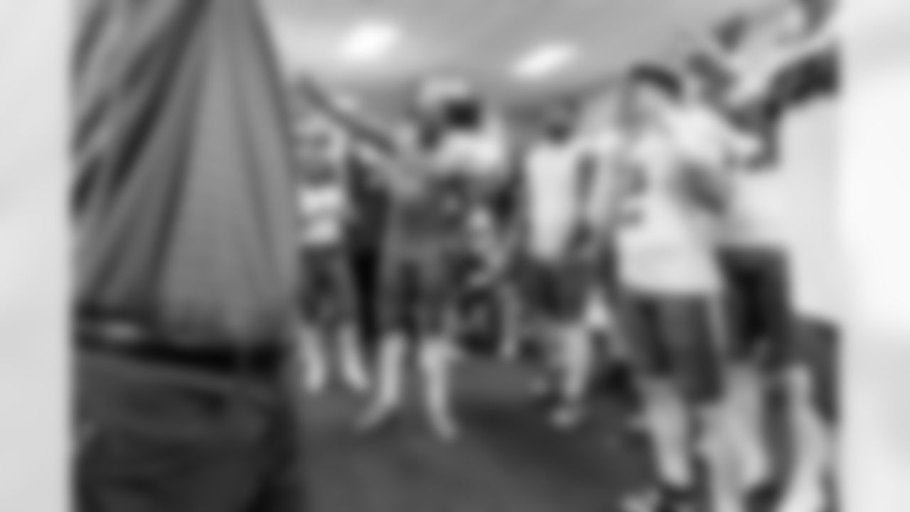 Check out the best shots from the Chargers Week 9 matchup against the Titans!