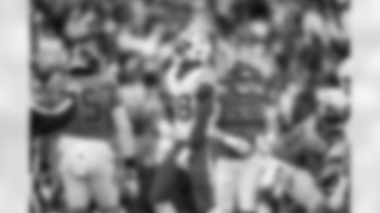 Take a look at the best photos of Chargers 2026 free agent Odafe Oweh