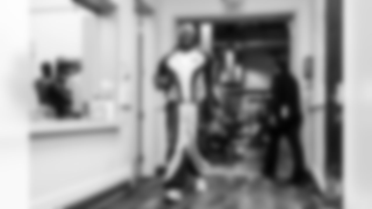 DL Naquan Jones (96)