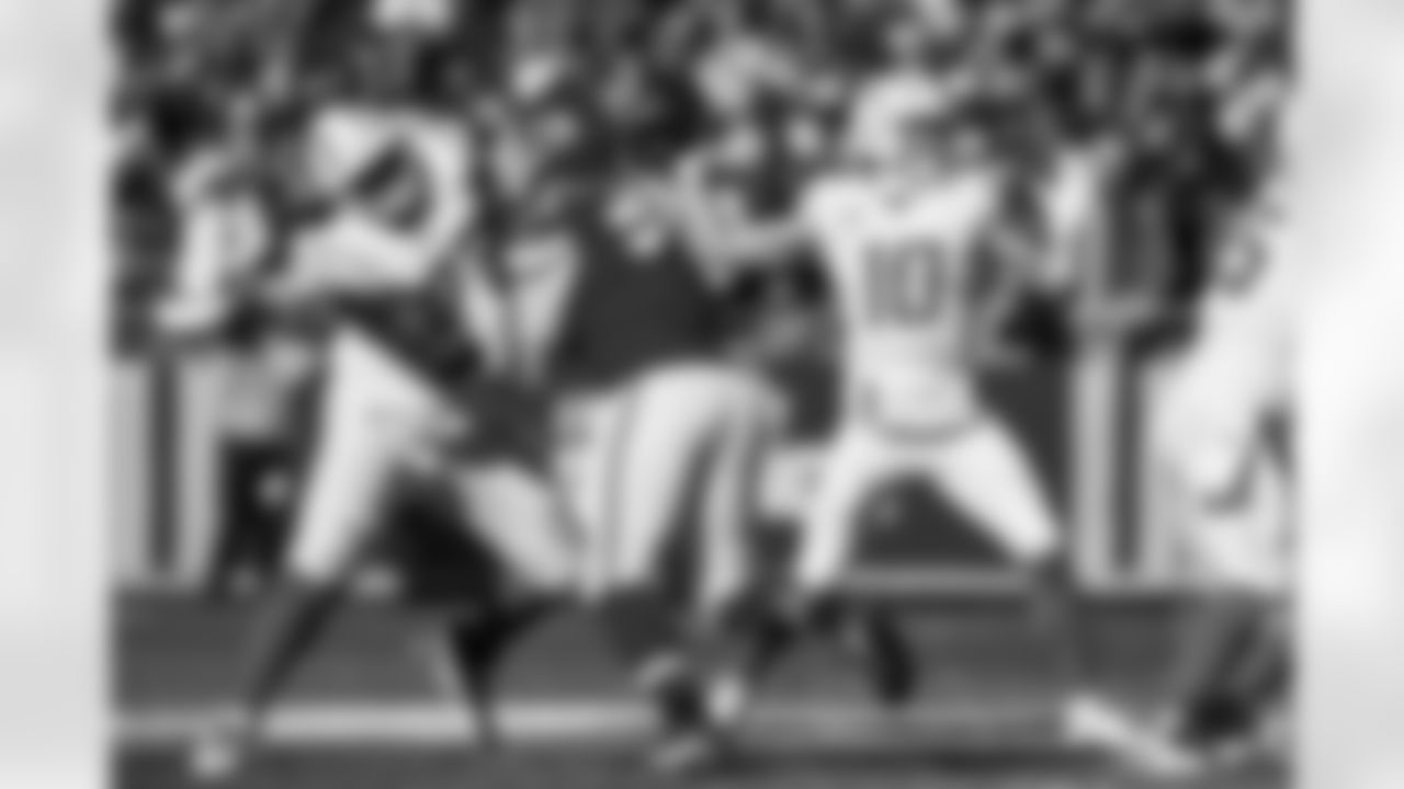 Check out the best shots from the Chargers Week 15 matchup against the Chiefs!