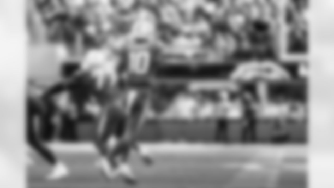 QB Justin Herbert (10)
