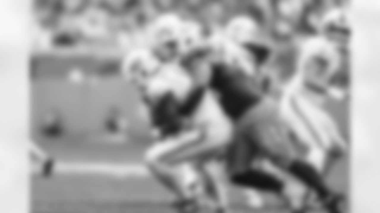 OLB Tuli Tuipulotu (45)