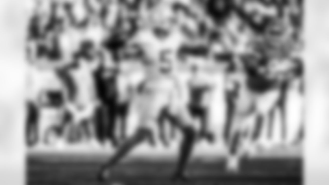 Take a look back at the Chargers Week 18 matchup with the Broncos in monochrome.