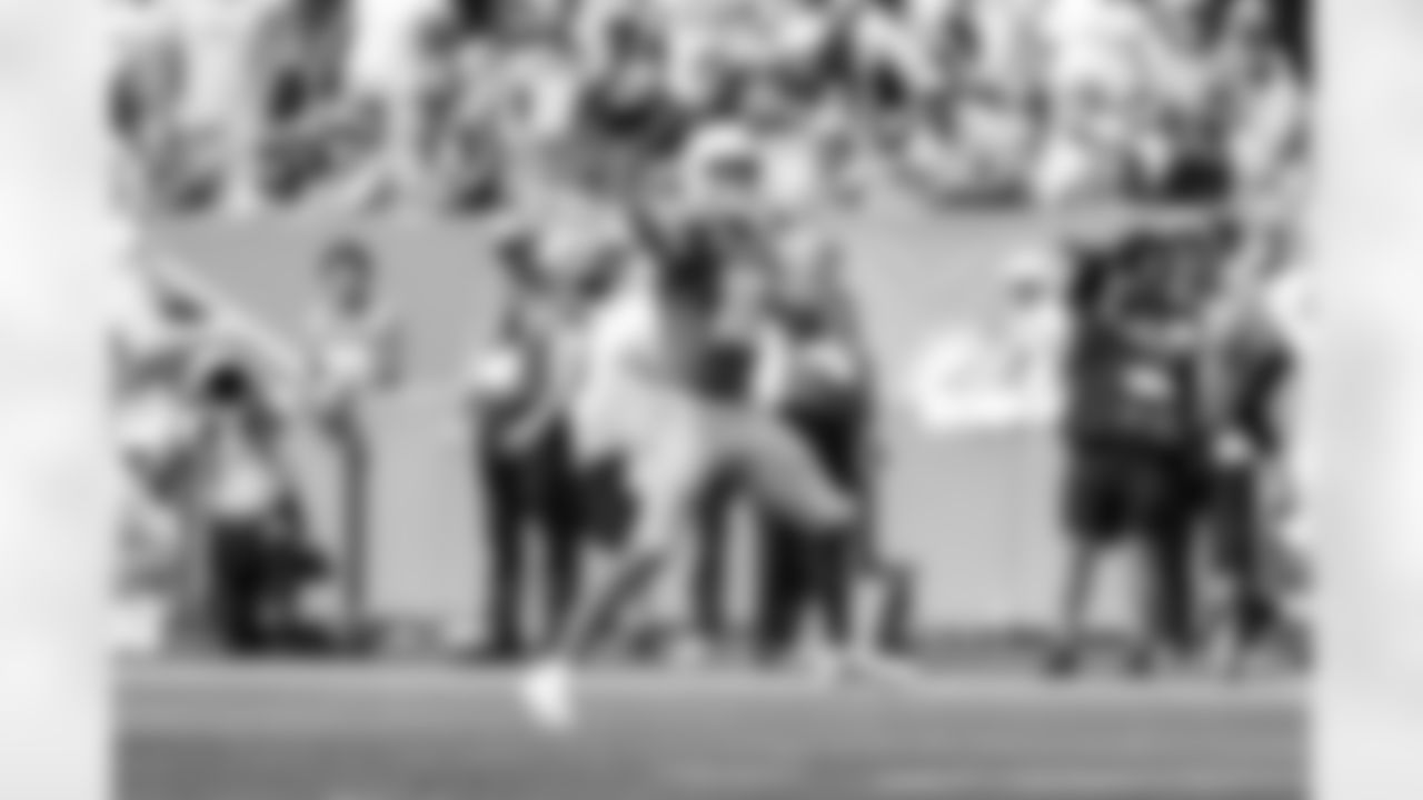 QB Justin Herbert (10)