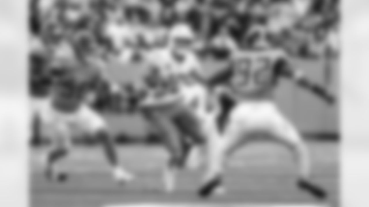 QB Justin Herbert (10)