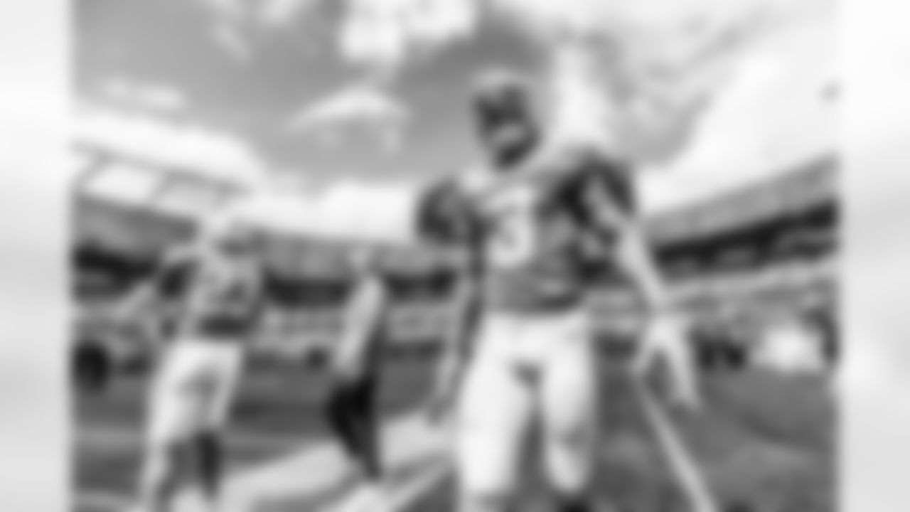 The Los Angeles Chargers play the Carolina Panthers on Sunday, September 15, 2024 at Bank of America Stadium in Charlotte, NC.
[FINAL SCORE: LAC 26 - CAR 3]