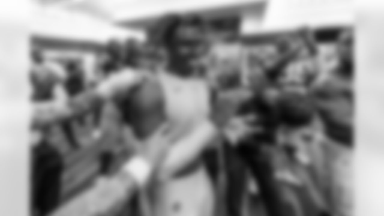 Check out the best shots from the Chargers Week 10 matchup against the Steelers!