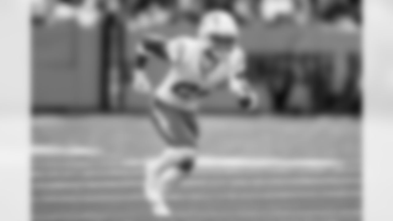 Check out the best shots from the Chargers Week 9 matchup against the Titans!