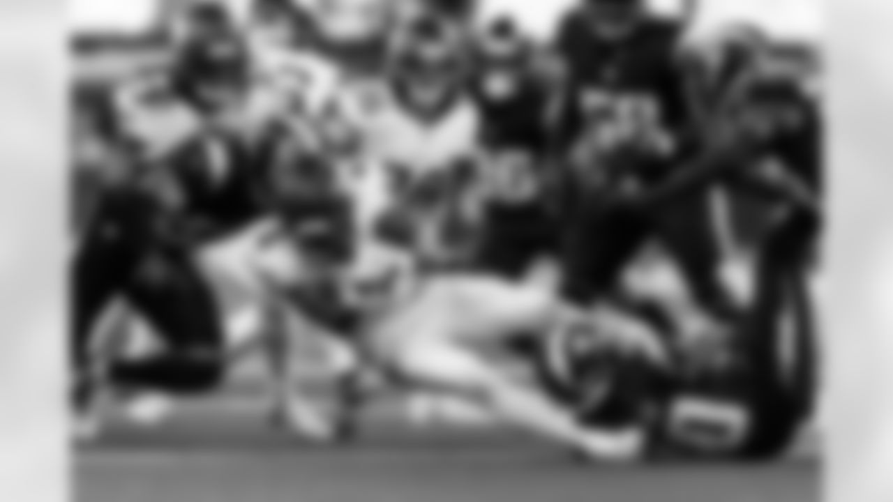 Check out the best shots from the Chargers Week 8 matchup against the Vikings!