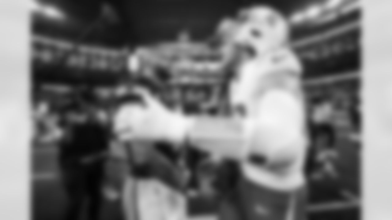 QB Justin Herbert (10)