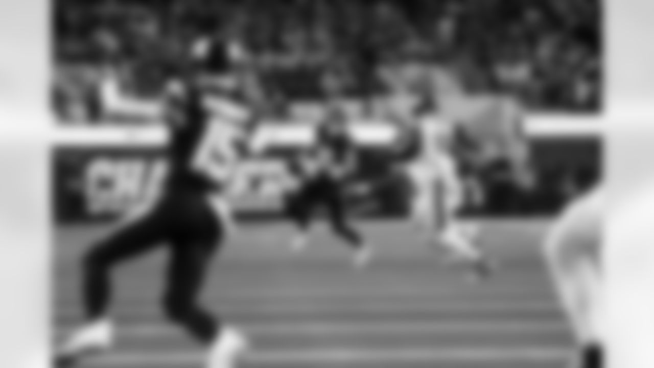 QB Justin Herbert (10)