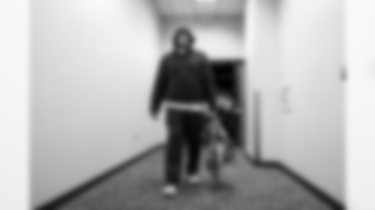 OL Austin Deculus (74)