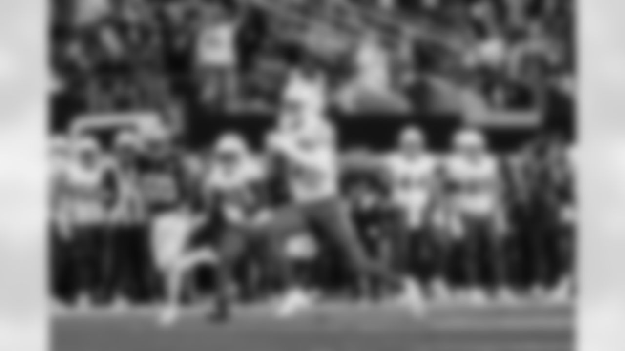 QB Justin Herbert (10)