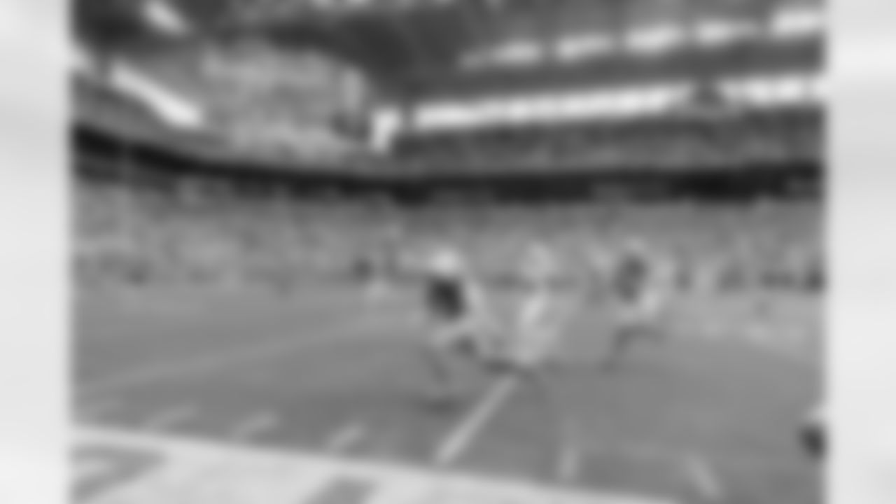 Check out the best shots from the Chargers Week 6 matchup against the Dolphins!