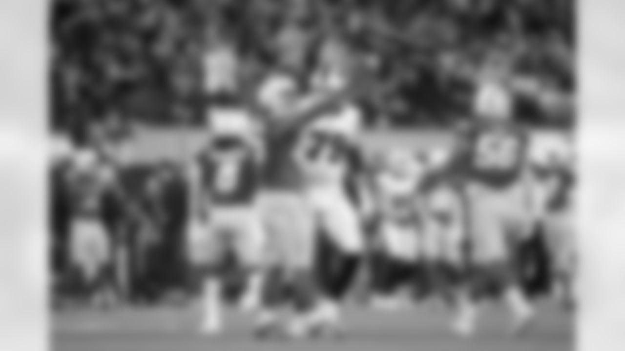 The Los Angeles Chargers play the Buffalo Bills on Saturday, December 23, 2023 at SoFi Stadium in Inglewood, CA.
[FINAL SCORE: BUF 24 - LAC 22]