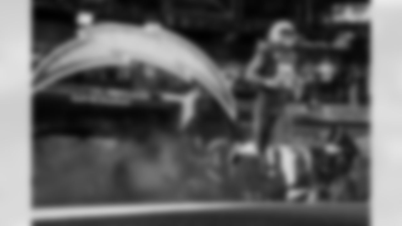 Take a look back at the best photos of Justin Herbert's 2025 campaign.