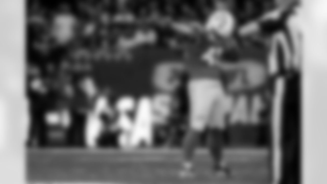 Take a look back at the best photos of Tuli Tuipulotu's 2025 campaign.