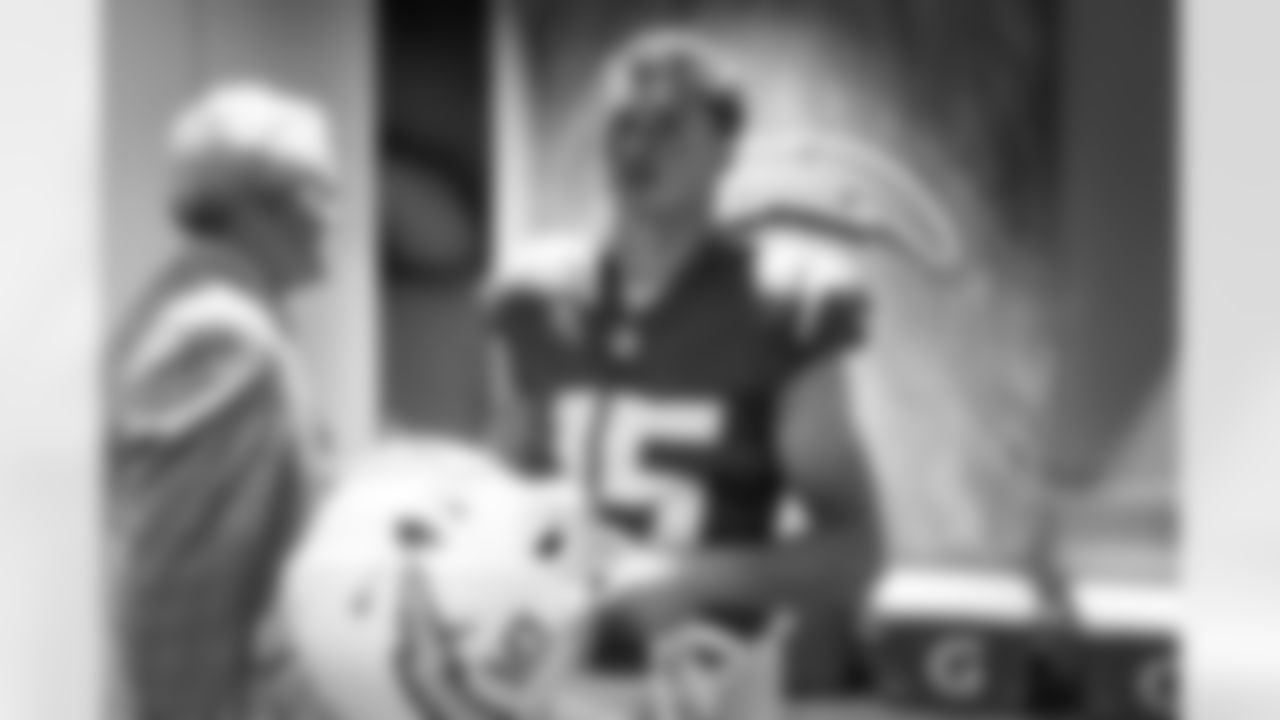 WR Ladd McConkey (15)