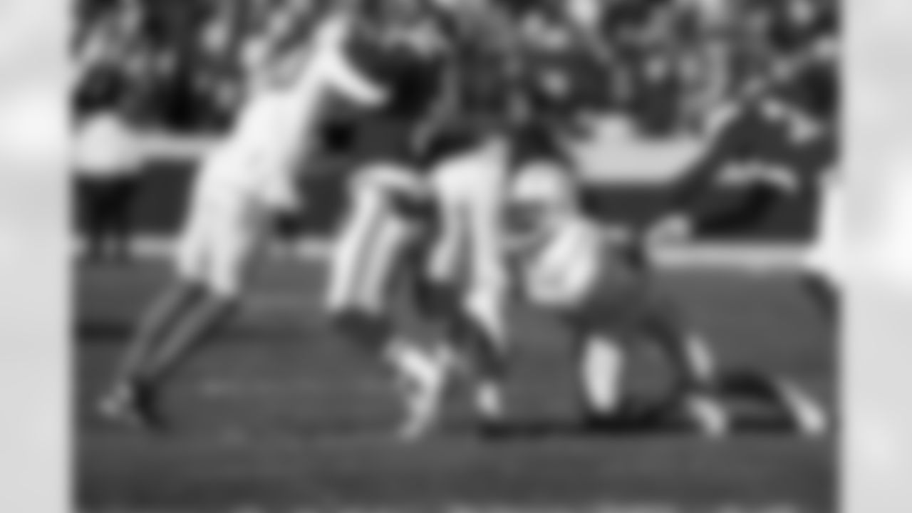 Check out the best shots from the Chargers Week 15 matchup against the Chiefs!