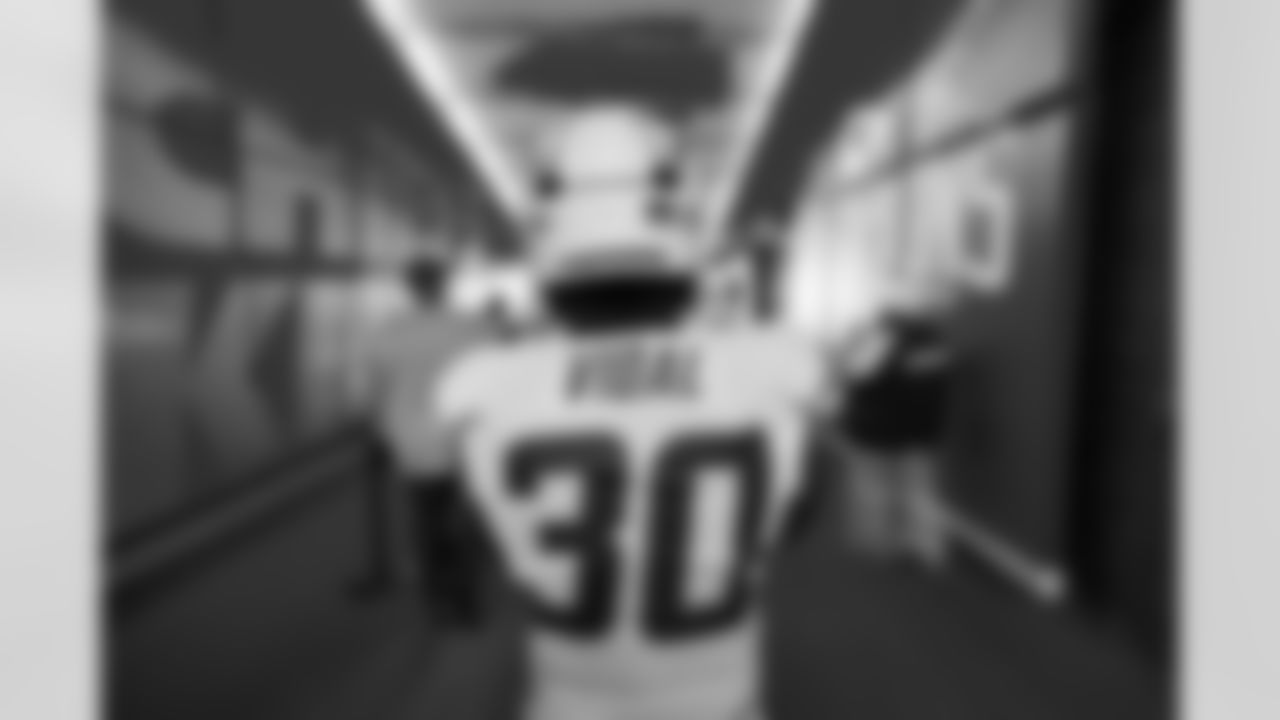 Check out the best shots from the Chargers Week 15 matchup against the Chiefs!