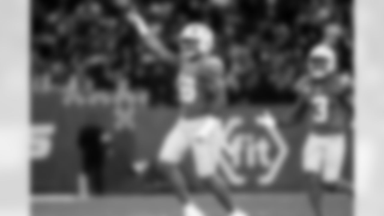 S Derwin James Jr. (3)