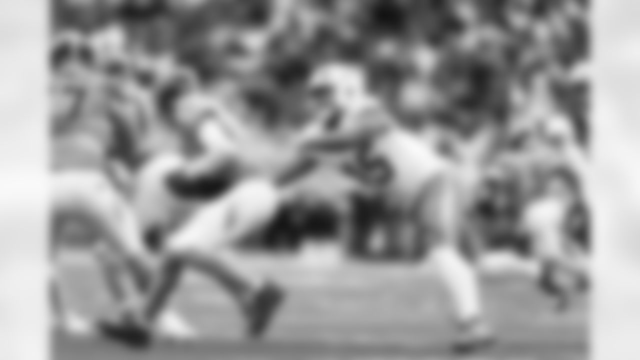 OLB Tuli Tuipulotu (45)