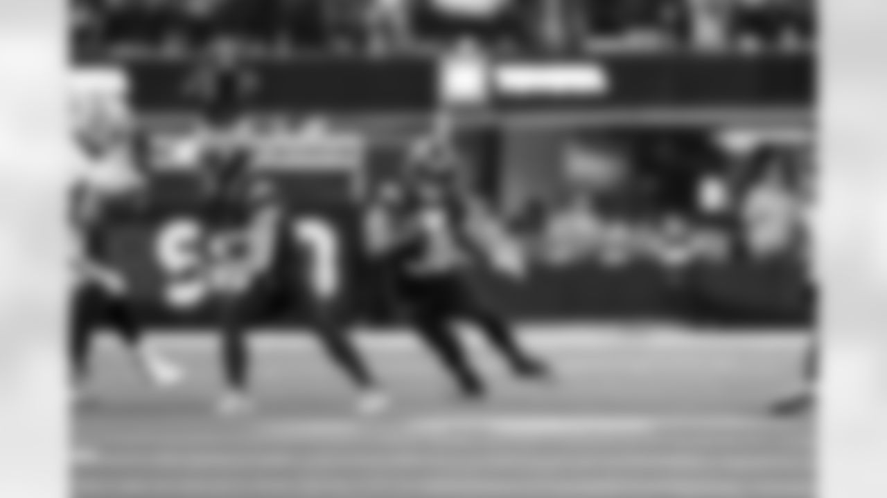 RB Kimani Vidal (30)