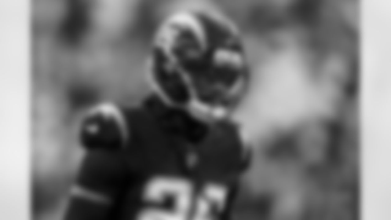 Check out the best shots from the Chargers Week 17 matchup against the Texans!