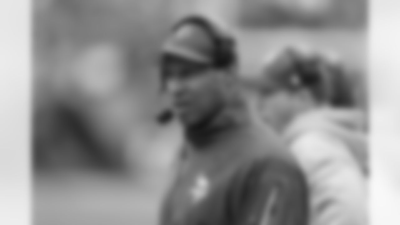 HC Search: Best Photos of Leslie Frazier